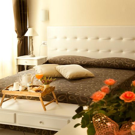 Albergo Roma Борго-Валь-ди-Таро Экстерьер фото