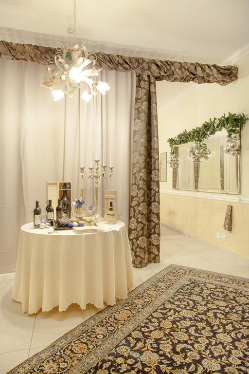 Albergo Roma Борго-Валь-ди-Таро Экстерьер фото